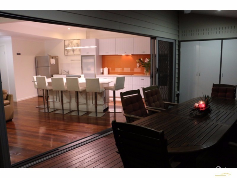 18A Young St, Milton QLD 4064