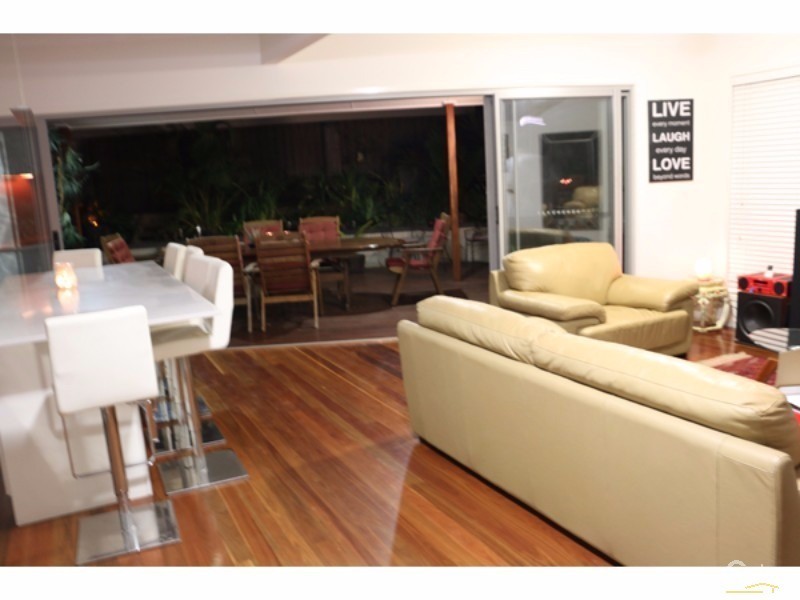 18A Young St, Milton QLD 4064