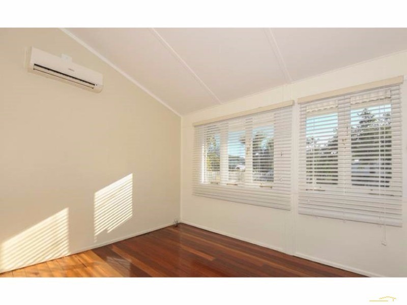 34 Donald St, Woody Point QLD 4019