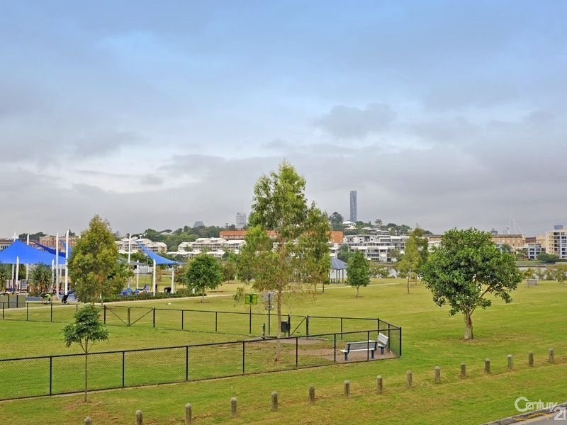 4/48 Addison Avenue, Bulimba QLD 4171