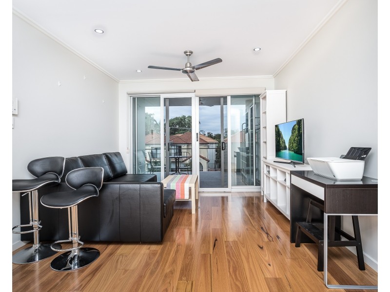 7/2 Laurence Street, St Lucia QLD 4067