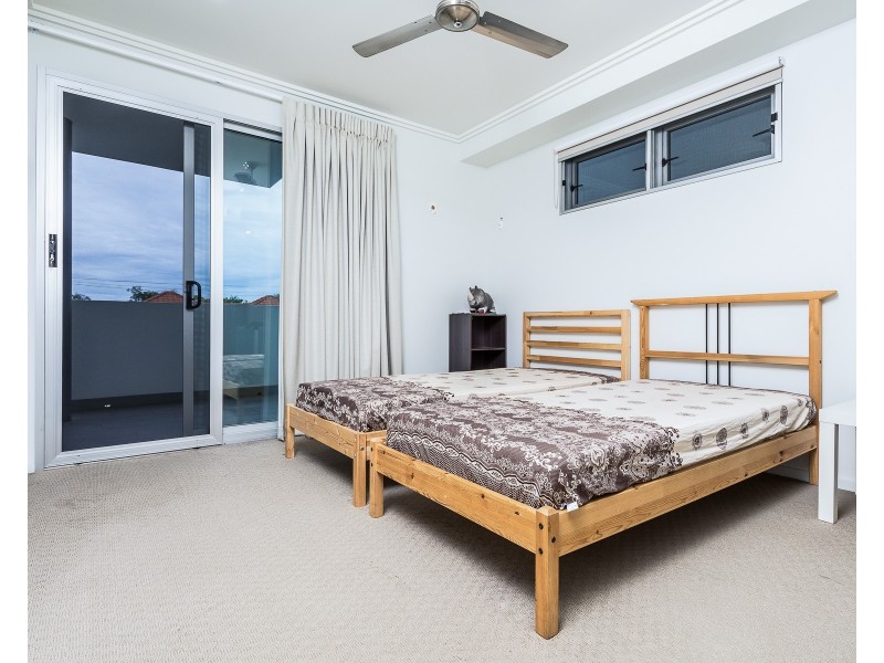 7/2 Laurence Street, St Lucia QLD 4067
