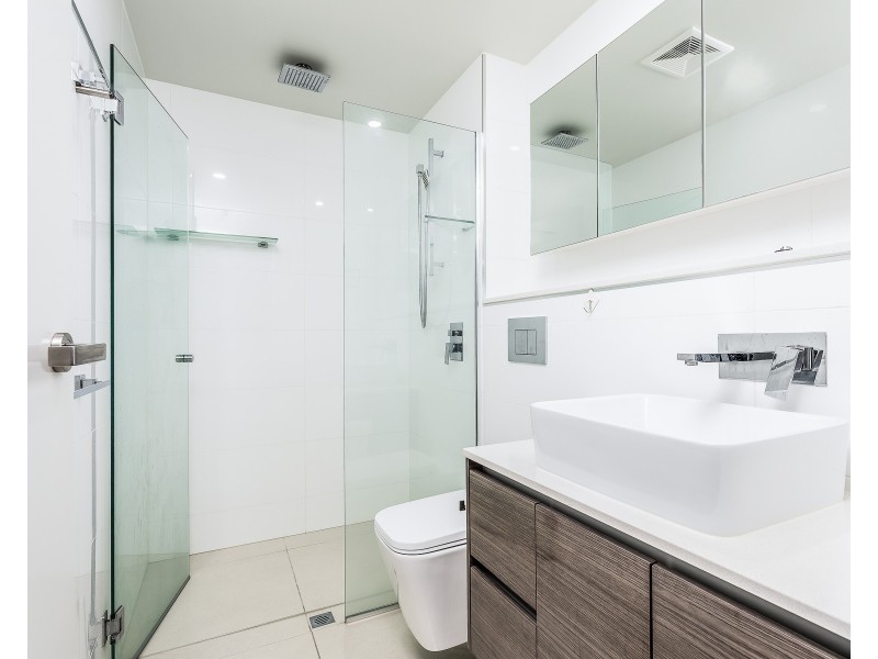 7/2 Laurence Street, St Lucia QLD 4067