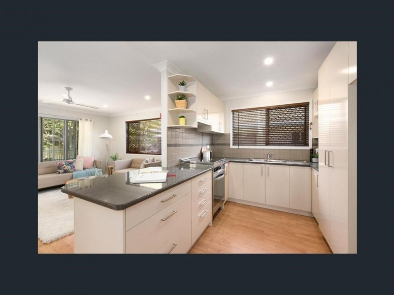 64 Woodville Place, Annerley QLD 4103