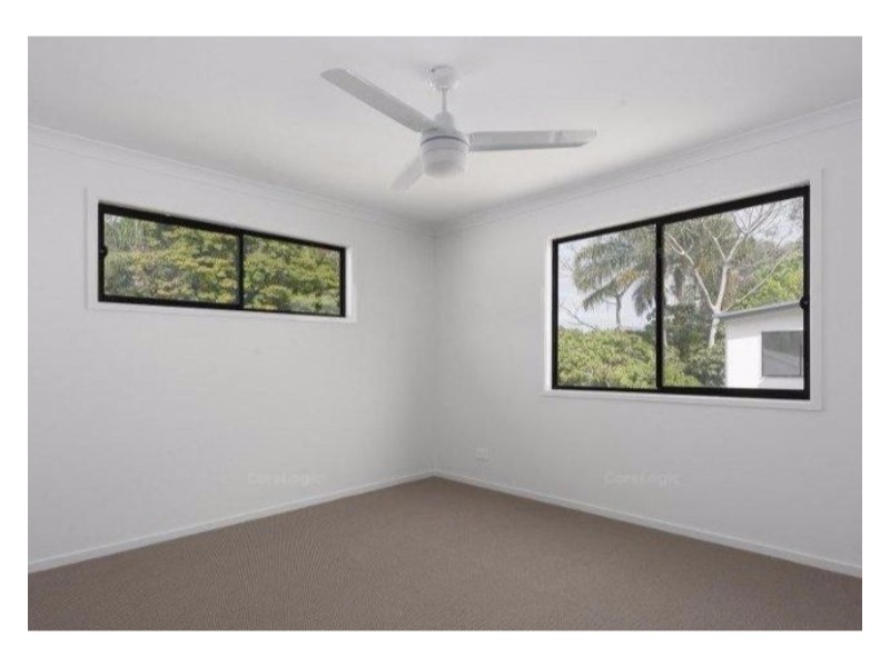 2/11 Green Street, Booval QLD 4304