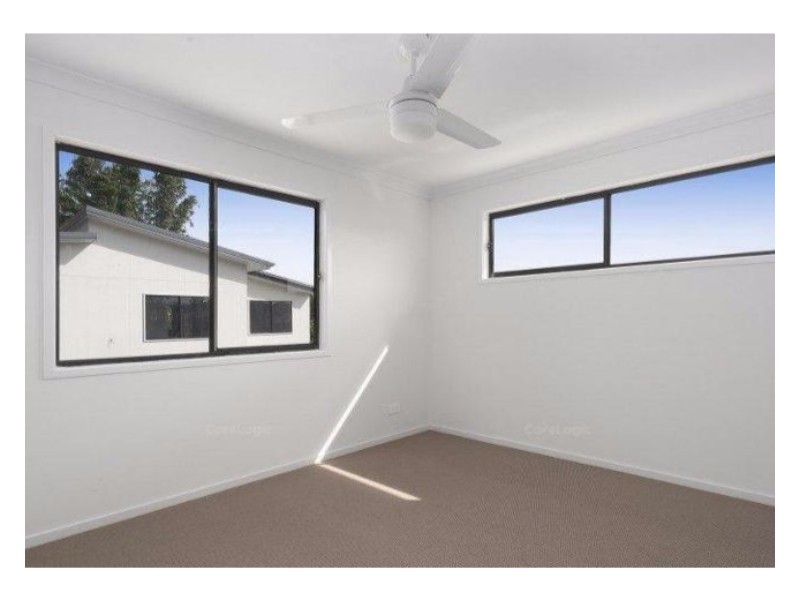 2/11 Green Street, Booval QLD 4304