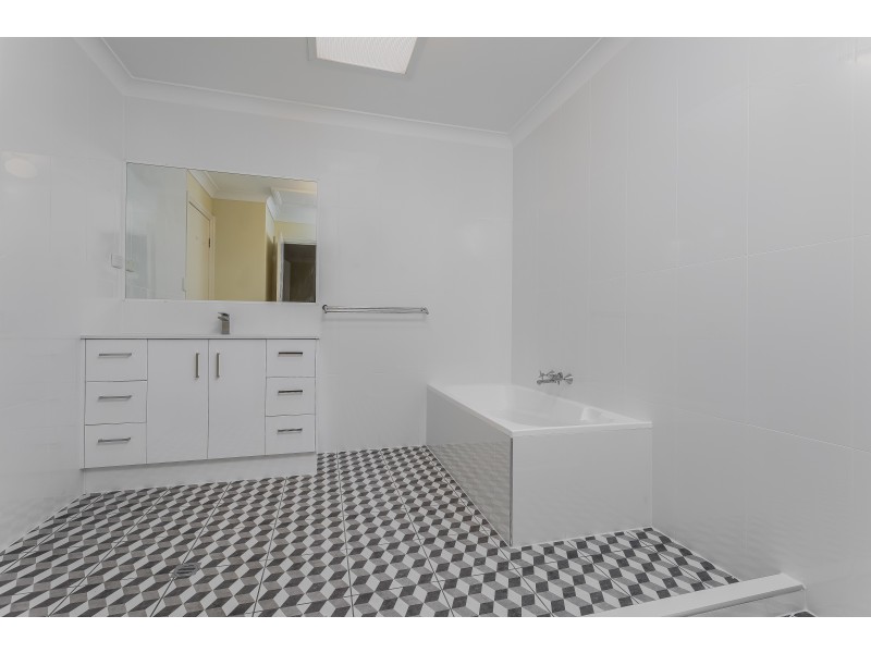 2/76  Clarendon Street, East Brisbane QLD 4169