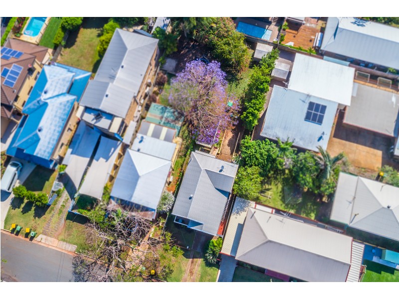 13  Margaret Street, Scarborough QLD 4020