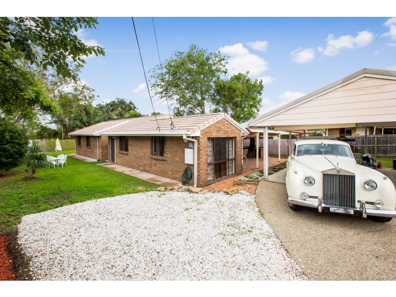 11 Buschman Close, Redbank Plains QLD 4301