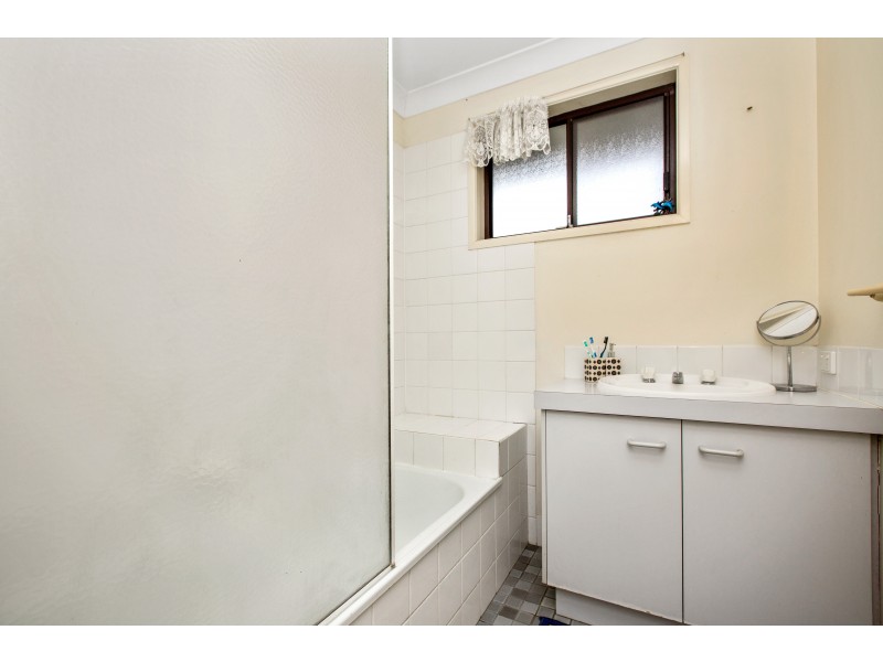 11 Buschman Close, Redbank Plains QLD 4301