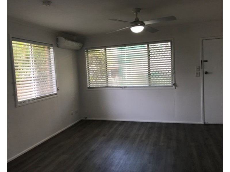 4/2 Sorrento, Margate QLD 4019