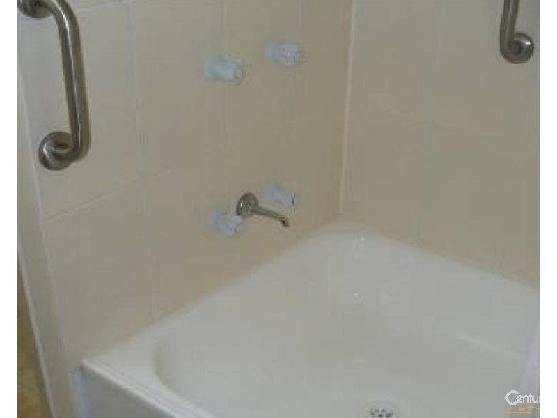 4/2 Sorrento, Margate QLD 4019