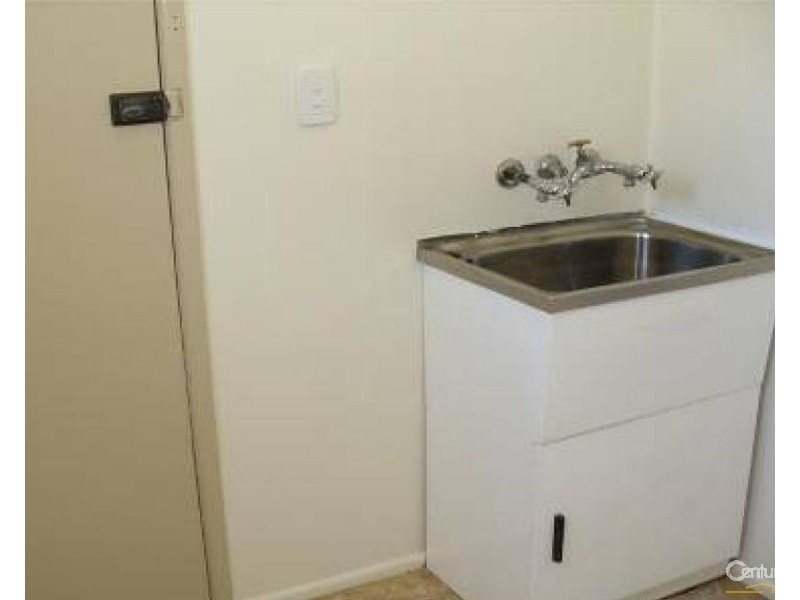 4/2 Sorrento, Margate QLD 4019