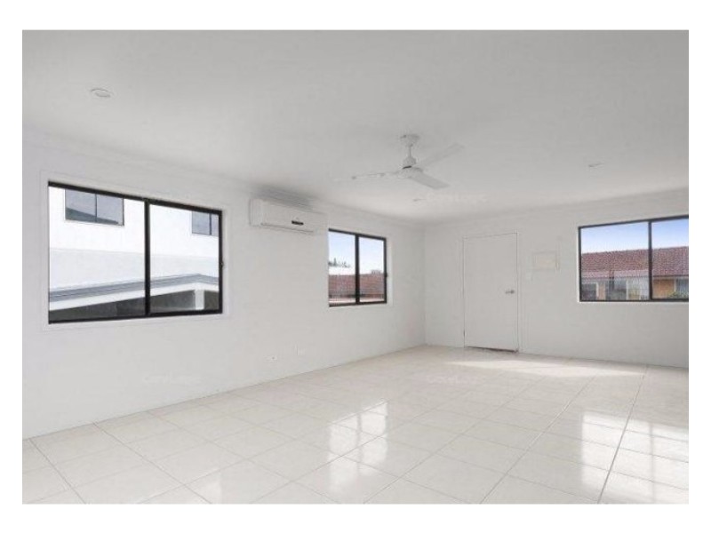 4/11 Green St, Booval QLD 4304