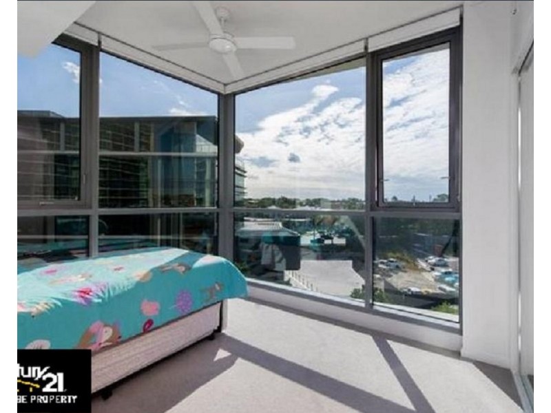 20403/8 Hercules Street, Hamilton QLD 4007