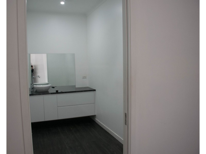 160 Racecourse Road, Hamilton QLD 4007