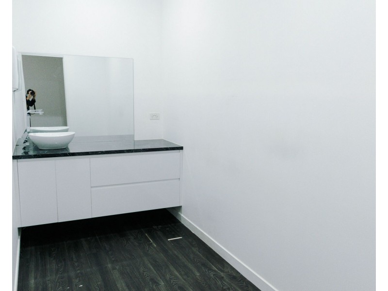 160 Racecourse Road, Hamilton QLD 4007