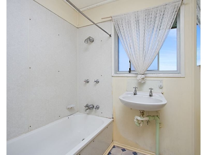 8 Laburnum Street, Woodridge QLD 4114