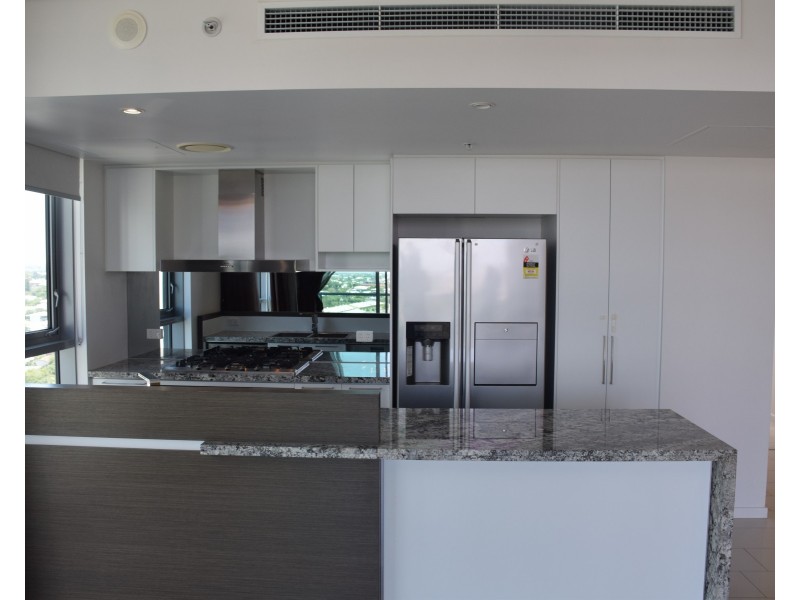 21810/8 Hercules, Hamilton QLD 4007