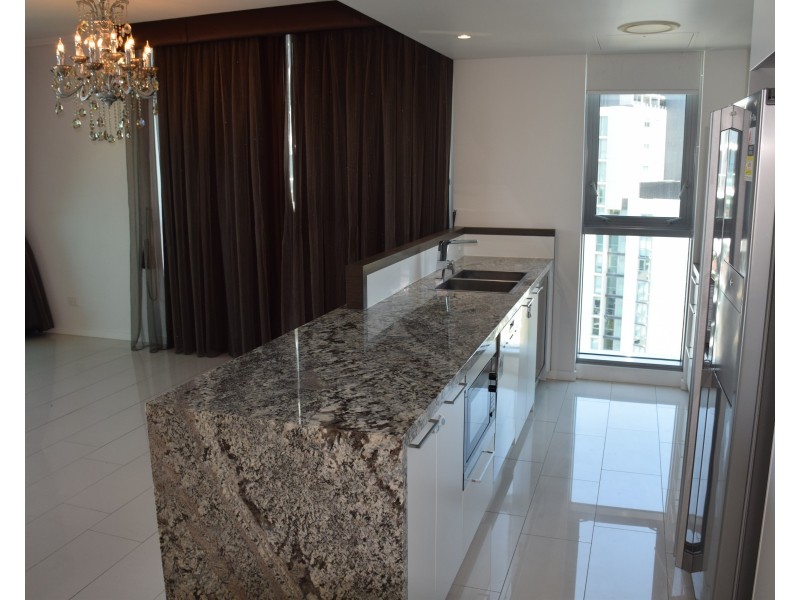 21810/8 Hercules, Hamilton QLD 4007