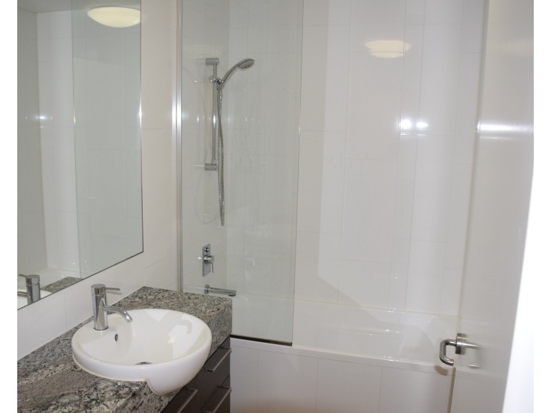 21810/8 Hercules, Hamilton QLD 4007