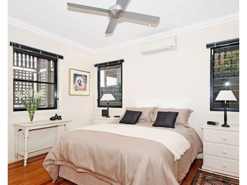 1  Bartley Street, Spring Hill QLD 4000