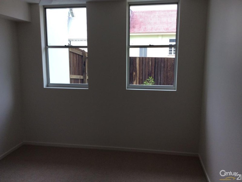 8/25  Cracknell Road, Annerley QLD 4103