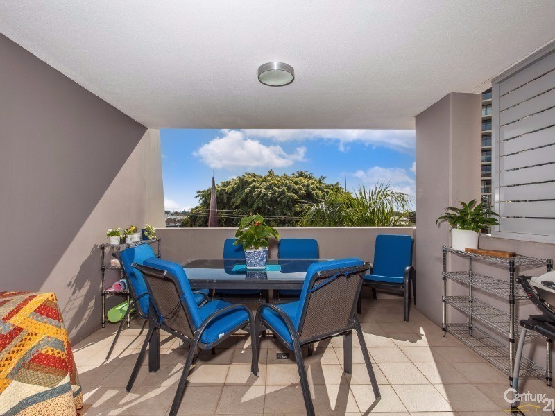16/83 Marine Parade, Redcliffe QLD 4020