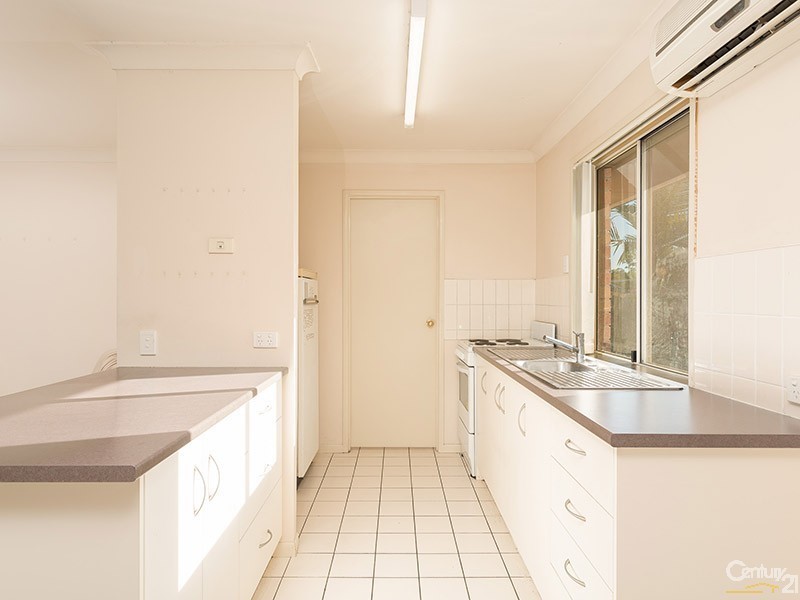 2/15 Prokuda Close, Goodna QLD 4300