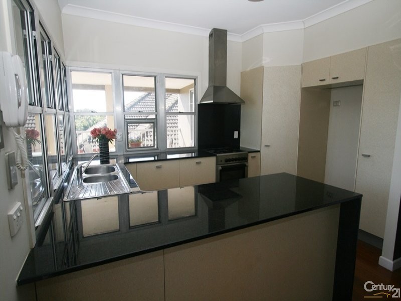 43 James Street, Scarborough QLD 4020