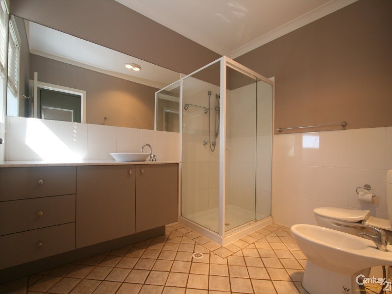 43 James Street, Scarborough QLD 4020