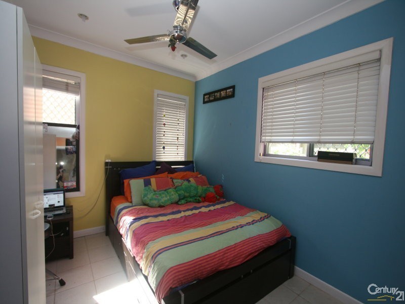 43 James Street, Scarborough QLD 4020