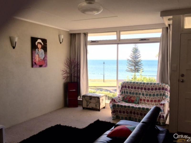 81A Flinders Parade, Scarborough QLD 4020