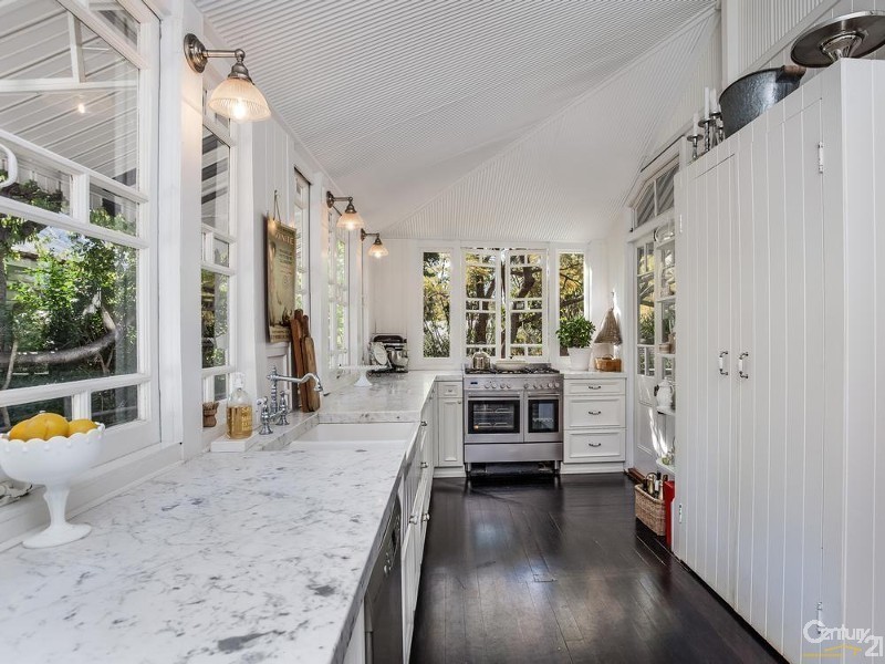 15 Coolibah Street, Bardon QLD 4065