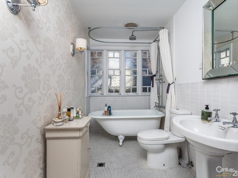 15 Coolibah Street, Bardon QLD 4065