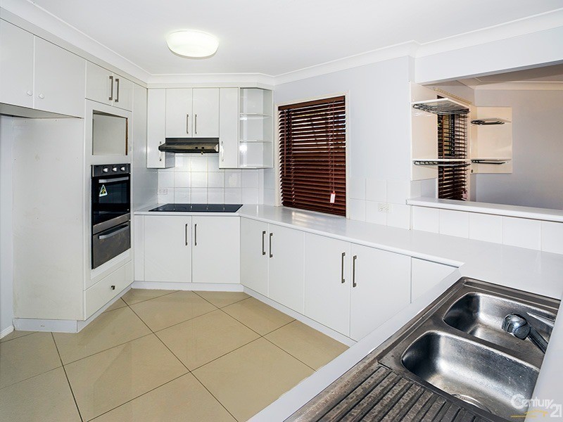 28  Intrepid Court, Newport QLD 4020