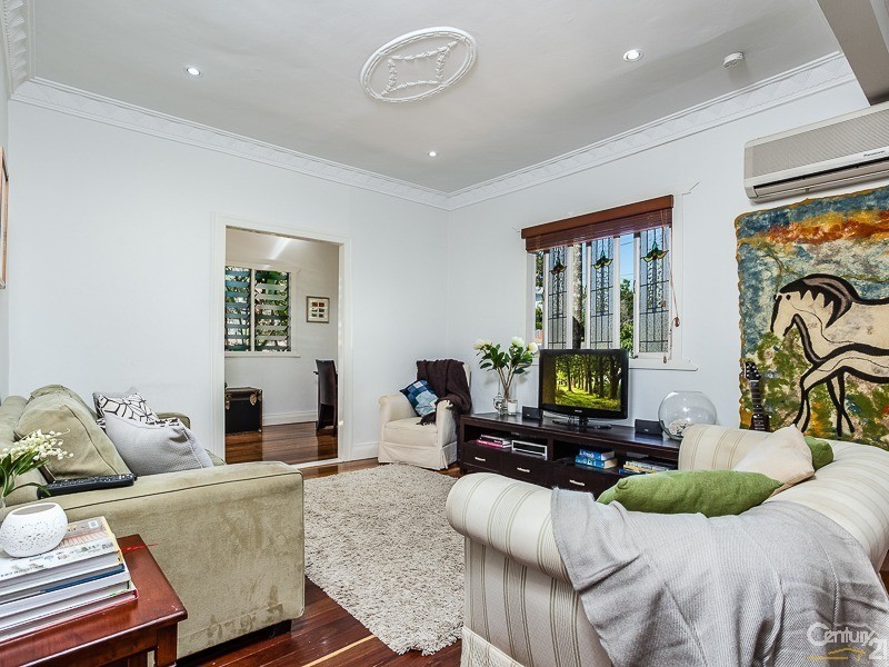 108 Goodwin Terrace, Moorooka QLD 4105