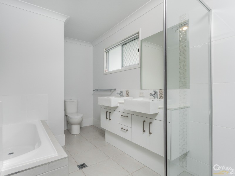 1/45 Queen Street, Scarborough QLD 4020