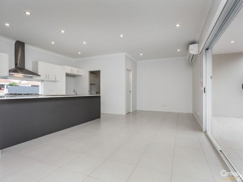 2/45 Queen Street, Scarborough QLD 4020