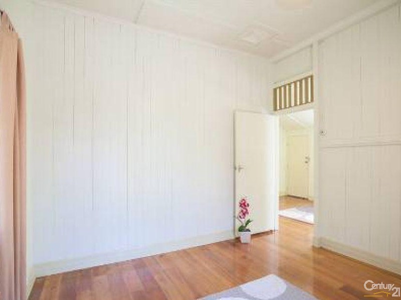 13 Margaret Street, Scarborough QLD 4020