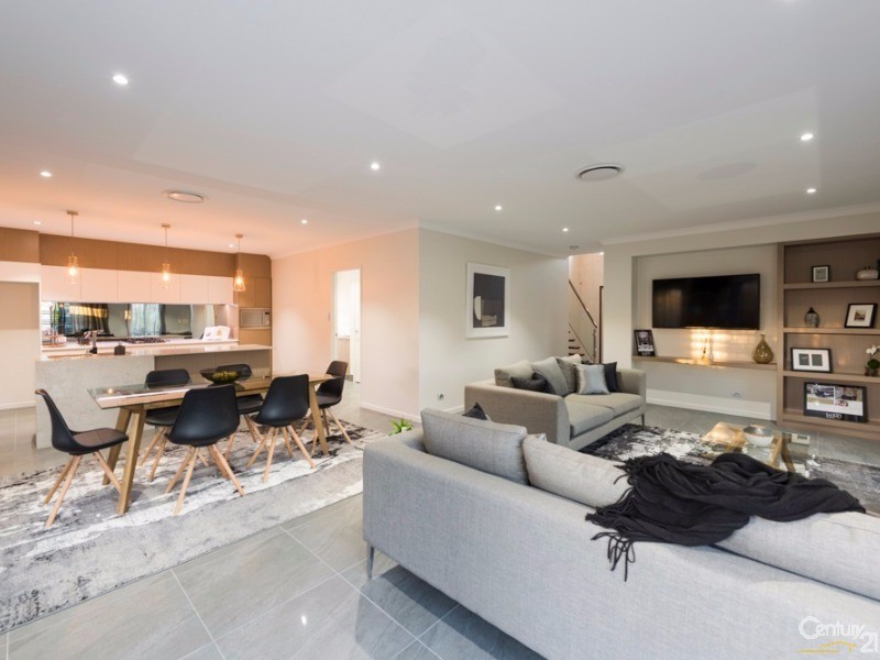 11 Freshwater Court, Springfield Lakes QLD 4300
