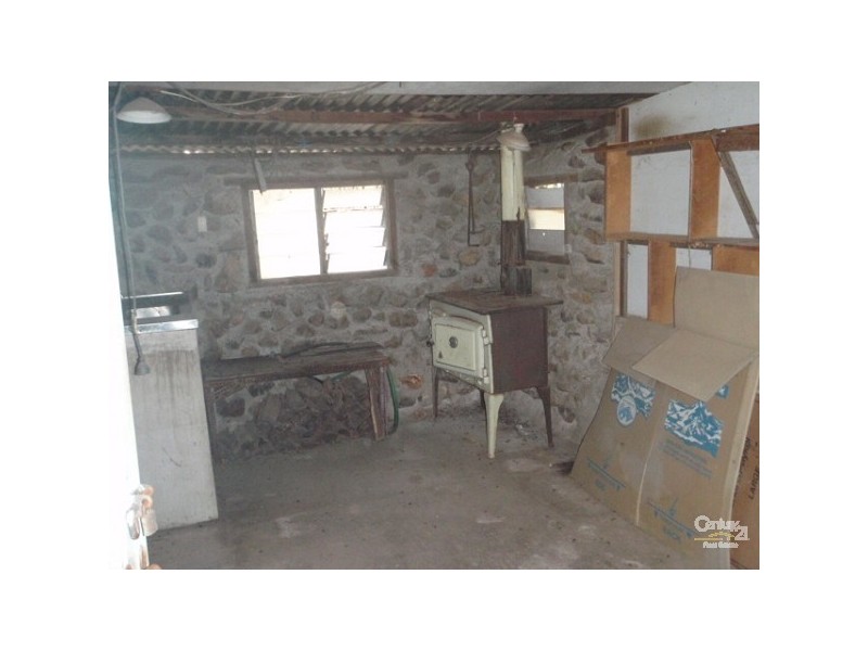 8 Petra Avenue, Rubyvale QLD 4702