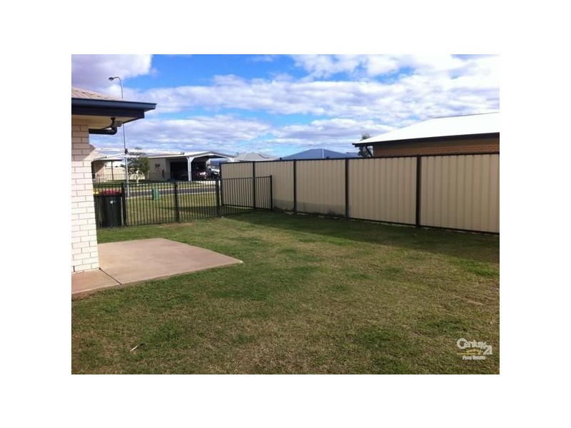 6 Guy Street, Emerald QLD 4720