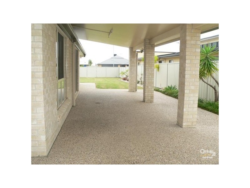 12 Guy Street, Emerald QLD 4720