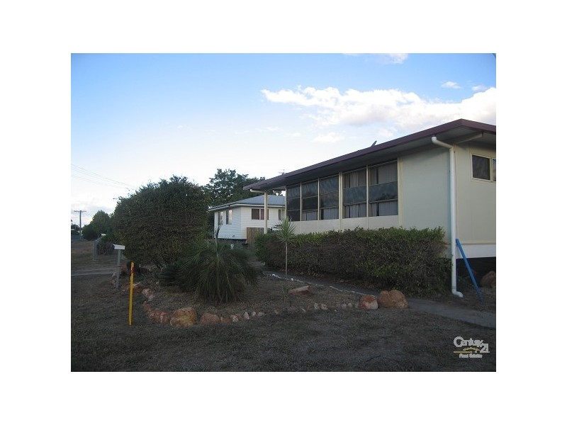 40 Bottletree Ave, Blackwater QLD 4717