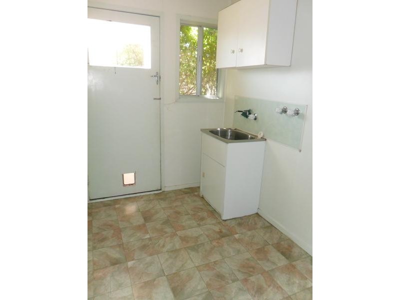 40 Bottletree Ave, Blackwater QLD 4717