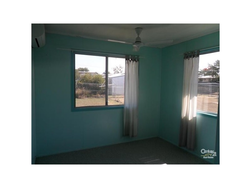 40 Bottletree Ave, Blackwater QLD 4717