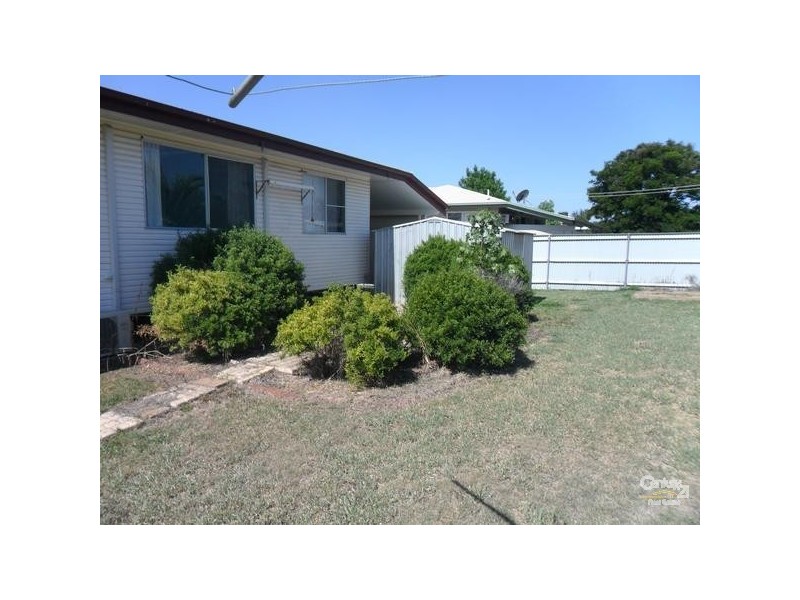 40 Bottletree Ave, Blackwater QLD 4717