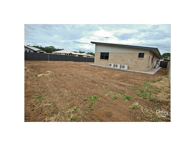 12 Blue Gum, Emerald QLD 4720