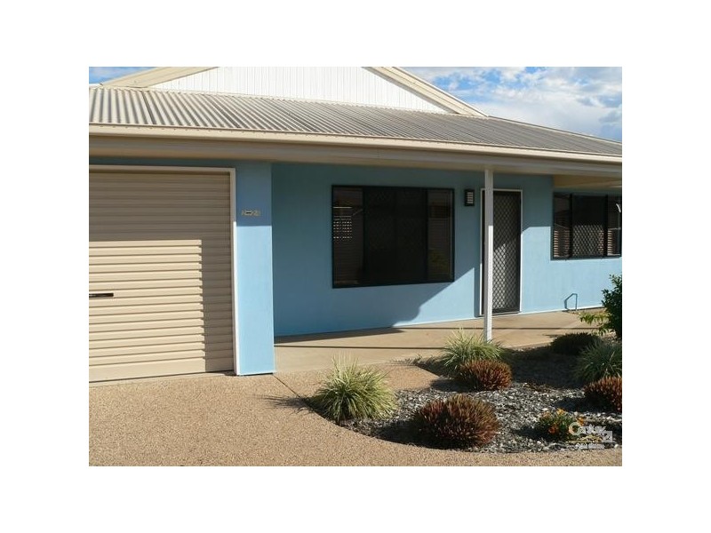 2/24 Desgrand street, Emerald QLD 4720